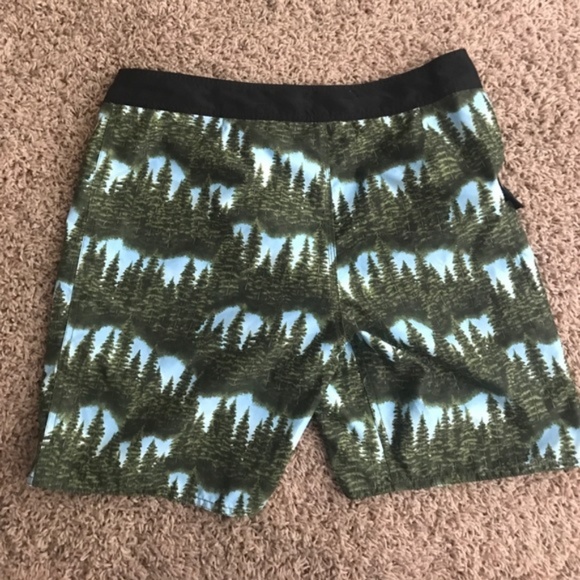 Mens Hippy Tree Board Shorts Size 34 - Picture 2 of 4